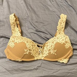 Intimissimi Lace Accented Bra and matching underwear - Tan